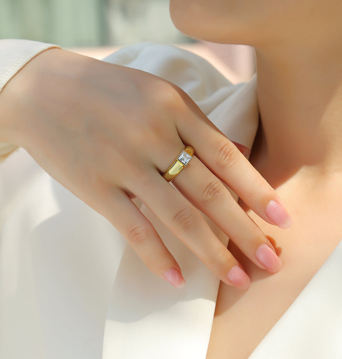 Carissie Ring MF216011 - Yellow Gold On Model