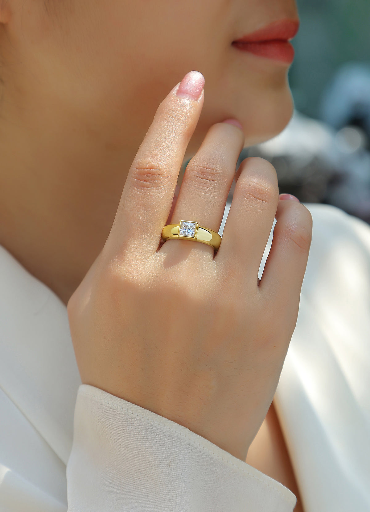 Carissie Ring MF216011 - Yellow Gold On Model