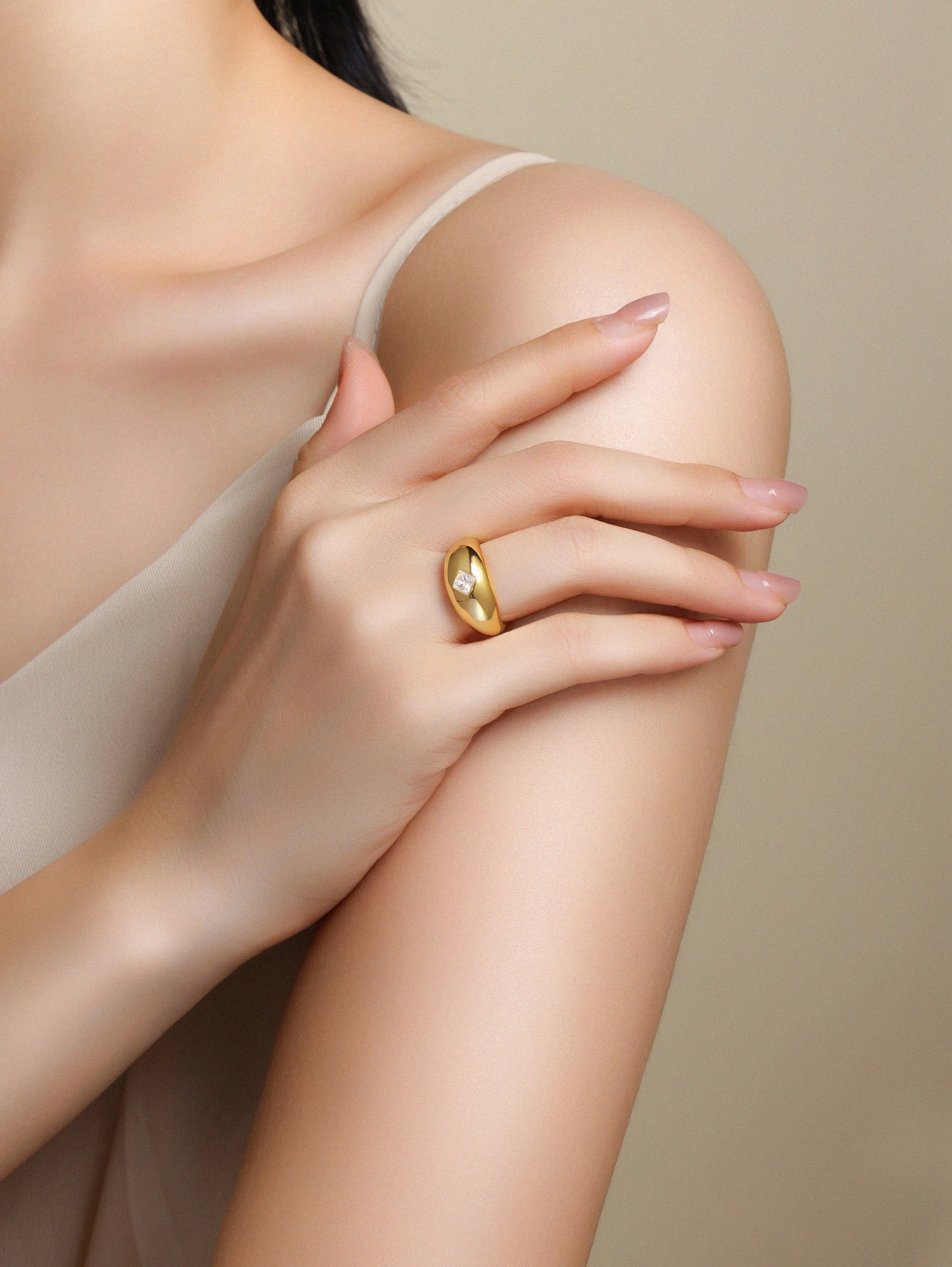 Carissie Ring MF216434 - Yellow Gold On Model