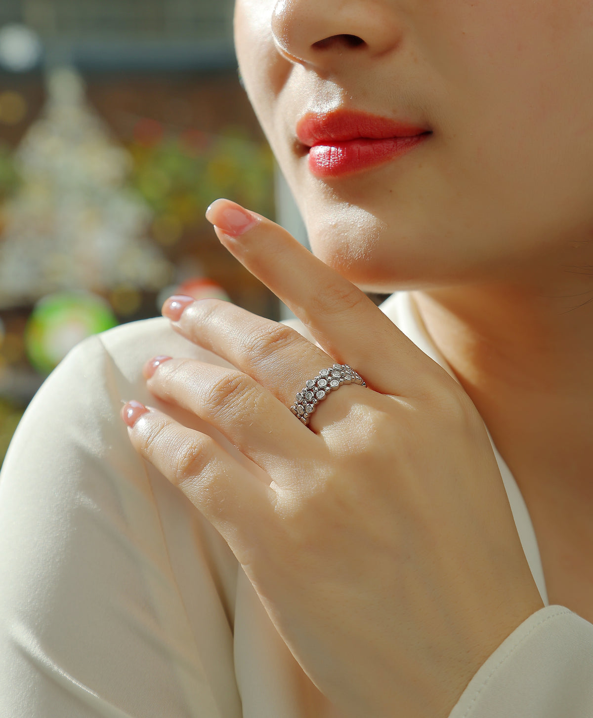 Carissie Intricate Bubble Cluster Openwork Statement Band