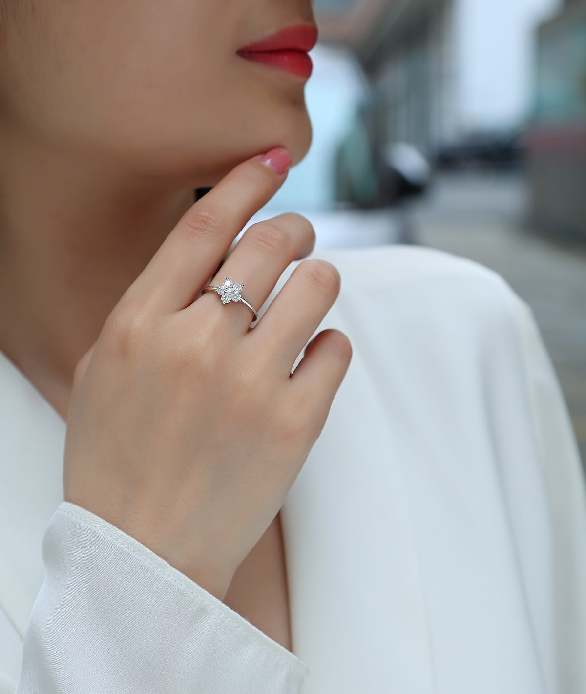 Carissie Vintage Flower Cluster Prong Statement Ring